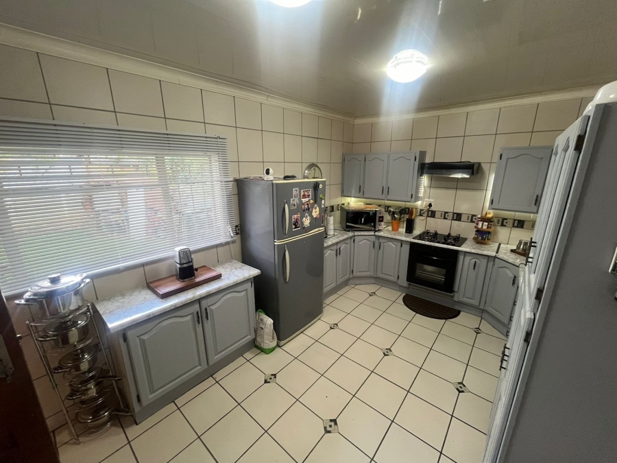 3 Bedroom Property for Sale in Geelhoutpark North West